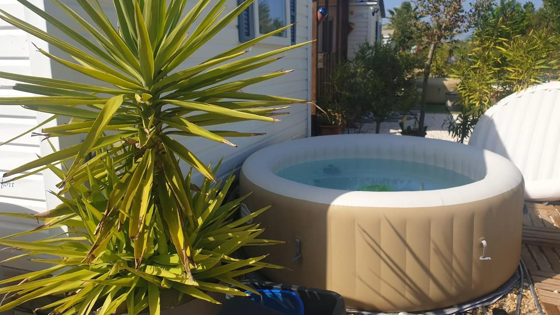 Campsite Mobil Home, Jacuzzi, Velos, Barbecue Et Mer Et Plage A 300M Hyeres France
