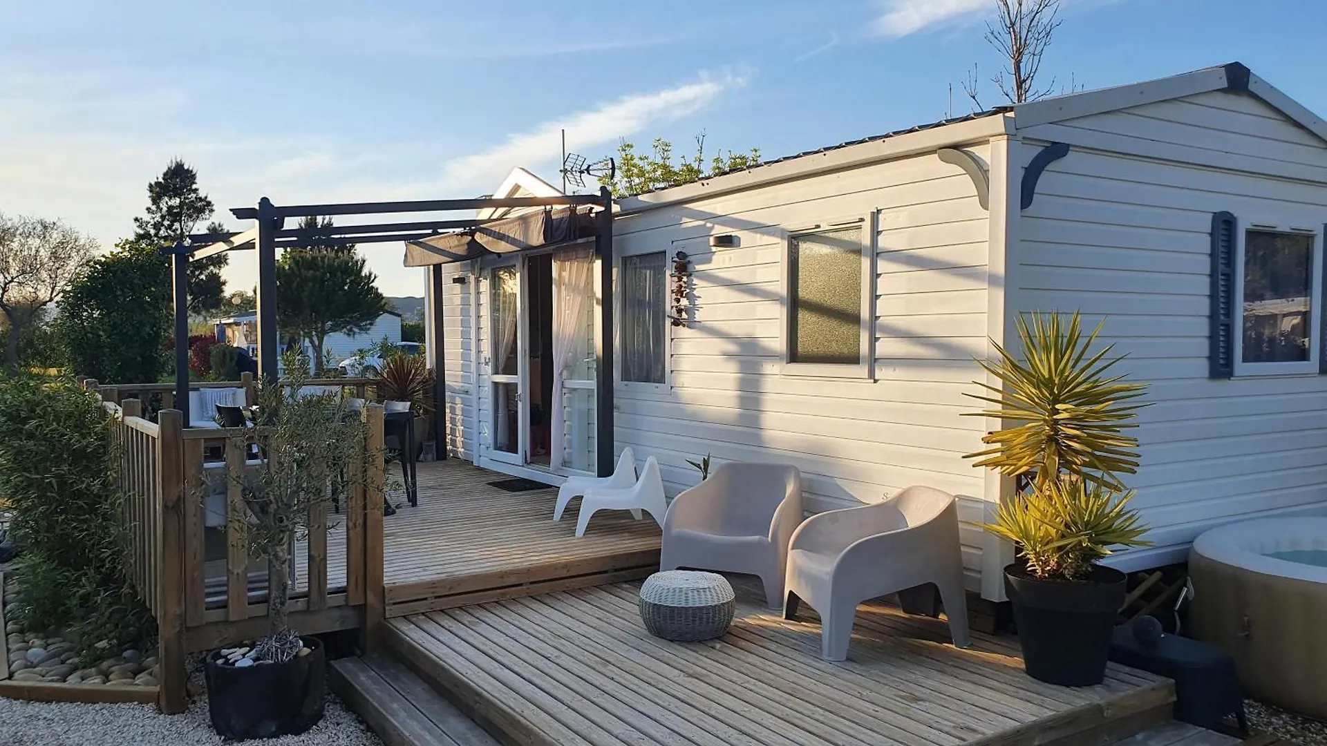Mobil Home, Jacuzzi, Velos, Barbecue Et Mer Et Plage A 300M Hyeres France